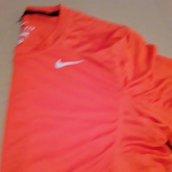 Nike Dry Fit - Picture 2 of 6